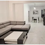 1 Bedroom Beautiful In