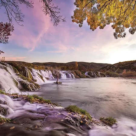 1 Bedroom Lovely In דירה *