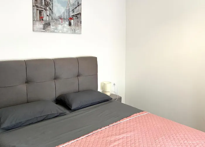 דירה 1 Bedroom Lovely In