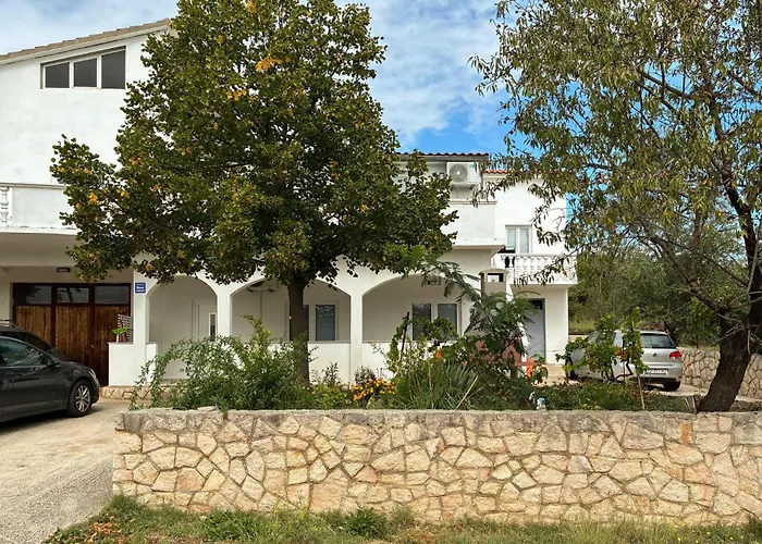 דירה 1 Bedroom Lovely In