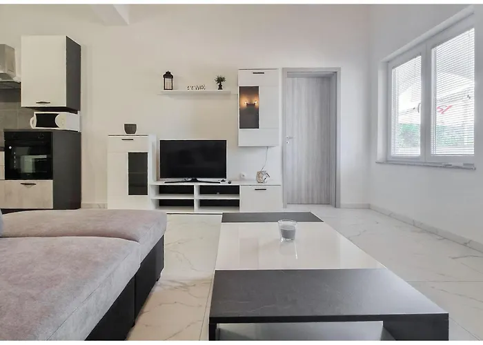 1 Bedroom Lovely In