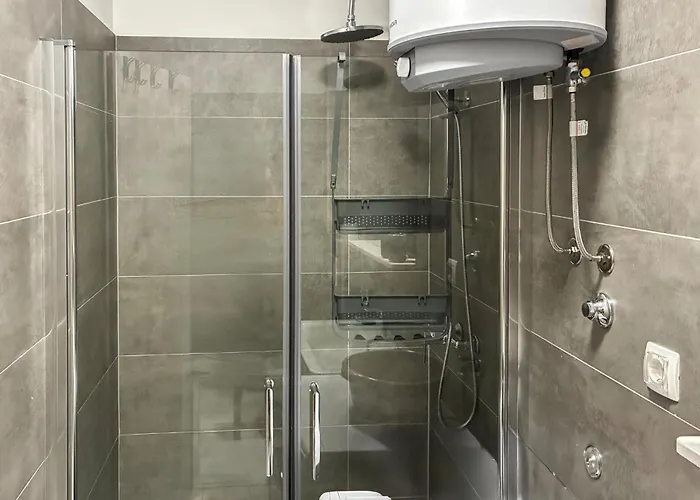 1 Bedroom Lovely In דירה Kruševo